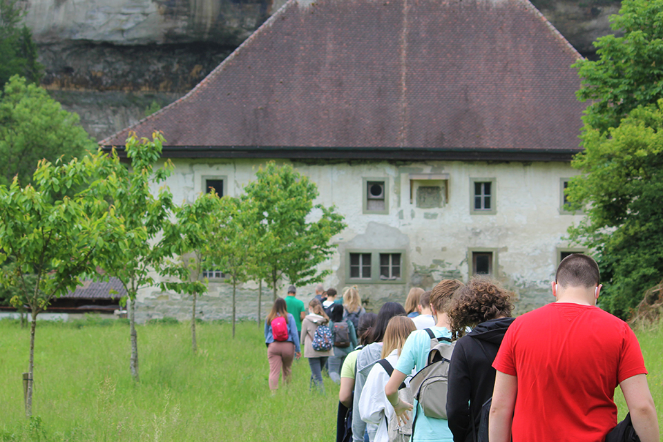 Führung im Bauernhof des Klosters von Hauterive für die Schüler:innen der OS Jolimont am 9. Juni 2021