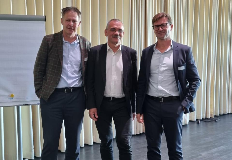 Christoph Zemp (ZH), Jean-François Steiert (FR) und Christophe Joerin (FR) an der konstituierenden Generalversammlung des Vereins.