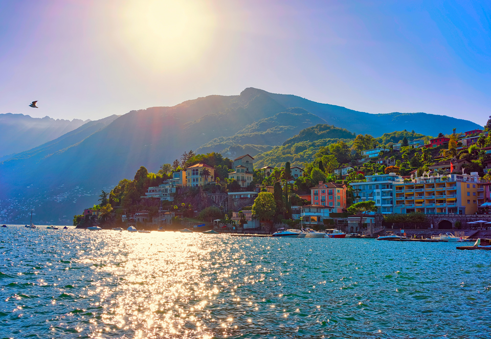 Klimatyp südlich der Alpen. Ascona © Roman Babakin/Shutterstock